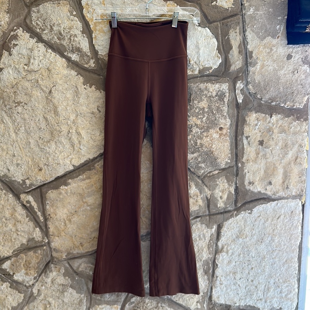 Lululemon Groove Nulu Super-High-Rise Flared Pant *Regular Lava Cake Size 2 - Picture 7 of 9
